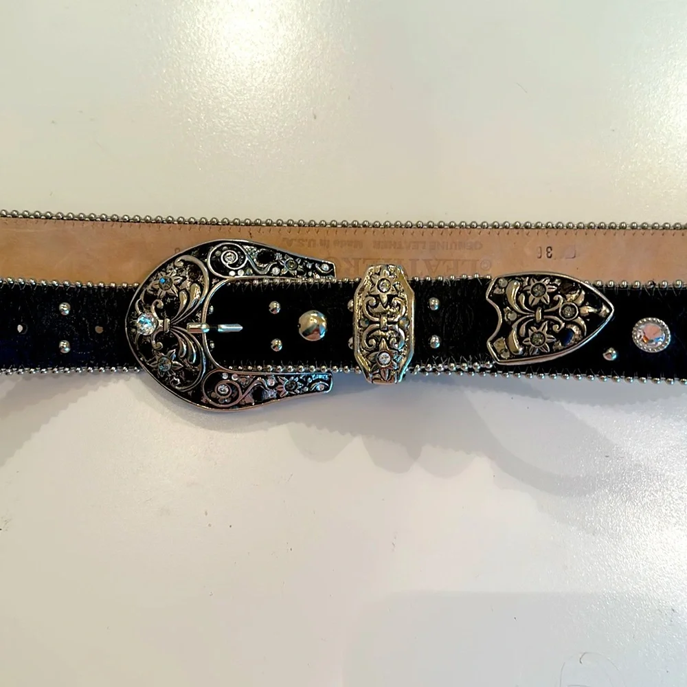 New Leatherock Black and Silver Western Belt with Star Studs. Size 36.